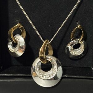 Avon 2010 Two-Tone Gold and Silver Circle Necklace with Matching Earrings NIB